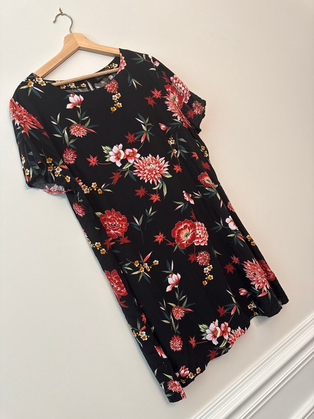 Black Floral Keyhole Back Shift Dress – Forever 21+ 2X